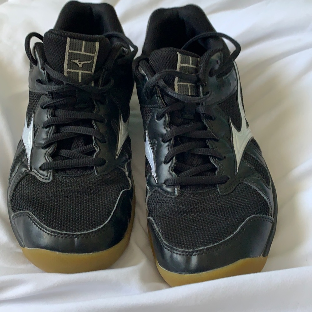 mizuno volleyball shoes